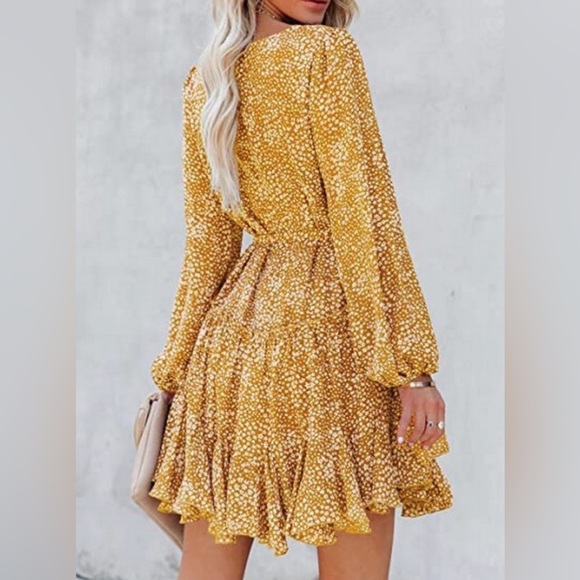 AMALL Crewneck Floral Mini Dress, Yellow SOLD OUT ONLINE - Picture 3 of 8